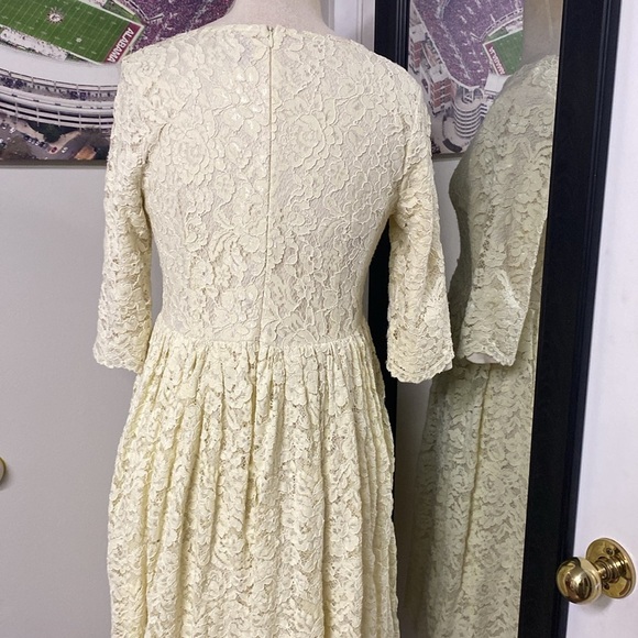 VNTG DAINTY JEWELLS CLOTHIER 80s LACE WEDDING DRESS/EASTER DRESS BUTTER YELLOW - Picture 8 of 16